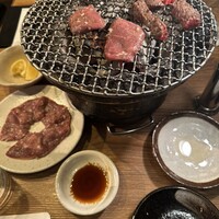 炭火焼肉ホルモン うしごろ 中目黒店 - 