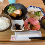 Shokudou Umi To Gohan - 選べる2種定食 1580円