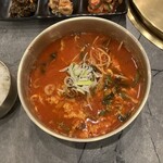 ラオン 焼肉 - ユッケジャン