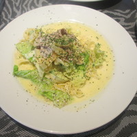 イル フューメ - 豚肉とちりめんキャベツのホワイトソース