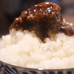 Hambagukashiwano - ご飯にのせたデミシシューソース宮崎牛ハンバーグ　アップ