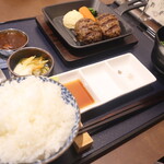 Hambagukashiwano - 宮崎牛ハンバーグセット90g×2個、ご飯大盛、ソースはデミシチューソース