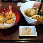 打ちたてうどん だし屋 - 