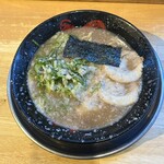 Gamushara - 豚骨ラーメン