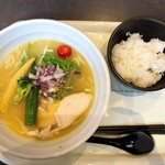 ラーメンバル 紬 - 濃厚鶏白湯(醤油)、半ライス