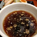 俺の中華たなか家 - 「醤油漬け汁」をアップでパチリ♯底には「ワカメ」が隠れています(^O^)/
