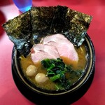 家系ラーメン とらきち家 - ラーメン並＋雨の日サービス