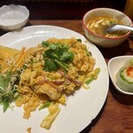 タイ東北料理 イサーン・キッチン - 