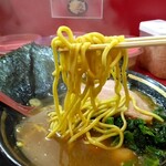 家系ラーメン とらきち家 - 麺リフト