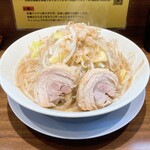 ラーメン三ツ勝 - 小ラーメン（麺量200g）950円＋ヤサイ＋アブラ