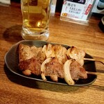 Sumibi Torikyuu - 砂肝 160円/豚串 190円