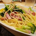 カジュアルフレンチBar 7FUKU - ほうれん草とベーコンのパスタ