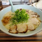 珍竜軒 - 黒玉ラーメン(ニンニク少なめ)