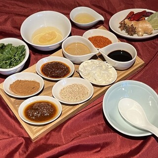 Mix and match as you like ◎ Various dipping sauces that allow you to enjoy different flavors