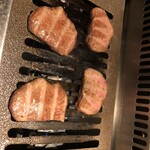 焼肉 ジャンボ - 