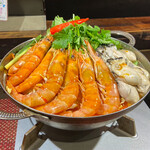 Tom yum goong hot pot with shrimp and Oyster