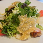 宇豆基野 - サラダ：鰤の燻製サラダ生姜ドレッシング