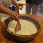 宇豆基野 - よせたて豆腐をつくっています。