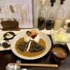 紗Le-bon - 料理写真:スパイシーかつカレー（ロース）黒
（サラダ・小鉢・お味噌汁付き）