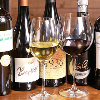 从进口商直接采购，法国和意大利产的主要的超值葡萄酒