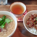 台湾茶房 e～one - ハーフ＆ハーフ