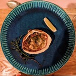 リストランテ ピノキオ - ホッキ貝と春の息吹のコキールアヒージョ