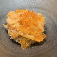 赤坂 鮨大谷 - マスノスケとイクラの小丼
                    41℃低温調理