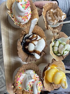 h Good Eats by city icecream&coffee - 当店名物・白へびソフト