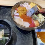 小松水産の海鮮丼 - 