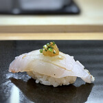 Sushi To Amakusadaiou Amane - 白甘鯛(天草）・・高級な「白甘鯛」が出されて、またビックリ。美味しいですねぇ。