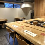 Sushi To Amakusadaiou Amane - ◆清潔感ある店内・・この日おカウンター席は、満席でした。