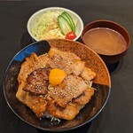 Nikaino Sakaba Satou Saburou Shouten - ＳＰＦ桃豚の焼肉丼セット　1000円