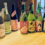Nikaino Sakaba Satou Saburou Shouten - その季節の日本酒を１０種類以上取り揃えております！