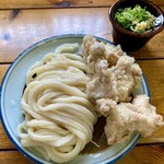 手打うどん 麦蔵 - かしわざる790円。かしわ天4個。