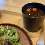 炭火焼肉 肉の匠 ひうち - 赤だしの味噌汁