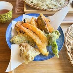 soba cafe Cozy Cozy - 天ぷら盛り合わせ680円はかなりお得！