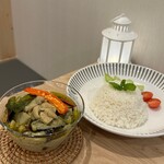Thai Terrace - チキングリーンカレー(Chicken green curry)