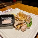 炉端のユーカラ - 知床鶏モモ肉炙り（780円）