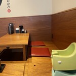 のがみ製麺 - 子供用椅子もある