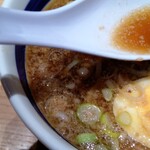 松戸富田麺業 - スープは醤油の超濃いつけダレ。最後は割スープで
