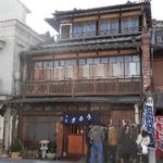 小川菊 - 歴史ある３階建の木造建物