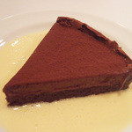 ラミティエ - ガトーショコラ アングレーズソース(525円)