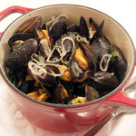 モンサンミッシェル産 ムール貝の白ワイン蒸し(+210円)