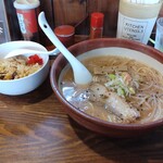 麺屋 しくぅはっく - 海老味噌らーめん　炊きチャーハン