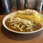 きんもち - チキンカレー850円
            大盛50円
            野菜トッピング160円
            チーズ70円
            ゆで玉子70円
            1,200円