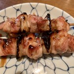 快食酒房馬車屋 - 鶏ももニンニク。