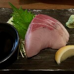 快食酒房馬車屋 - 寒ブリ。たぶん天然。