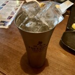 快食酒房馬車屋 - フリージングハイボール。お箸で氷押さえながら飲みます。