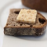 Cernia - 自家製いちじくバターとパン