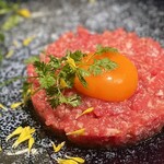 麻布十番焼肉 BULLS - 黒毛和牛の生ユッケ